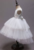 Charger l&#39;image dans la galerie, Robe blanche de fille d’honneur à plusieurs niveaux avec dentelle