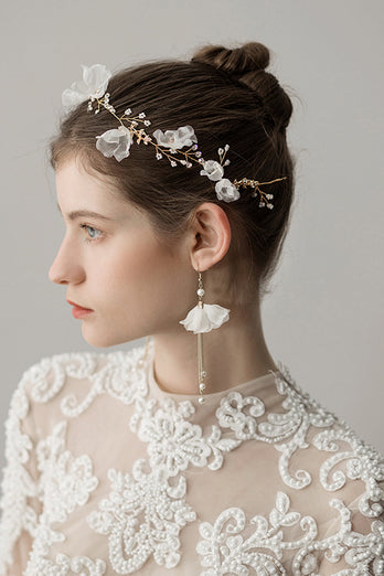 Boucles d’oreilles de noeud de mariée à fleurs perlées