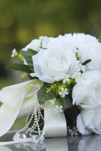 Bouquet de demoiselle d’honneur rose blanche