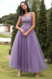 Une ligne V Col Violet Longue Robe de Bal avec Appliques