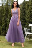 Une ligne V Col Violet Longue Robe de Bal avec Appliques