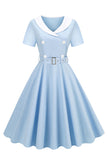 Robe swing noire des années 50 avec ceinture