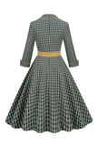 Une ligne V Col Green Gird Robe des années 1950 avec 3/4 Manches