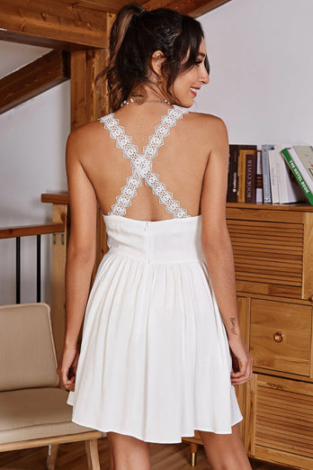 Une robe de d'été blanche Sweetheart Line