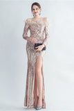 Robe de Soirée dorée à paillettes scintillantes avec plumes