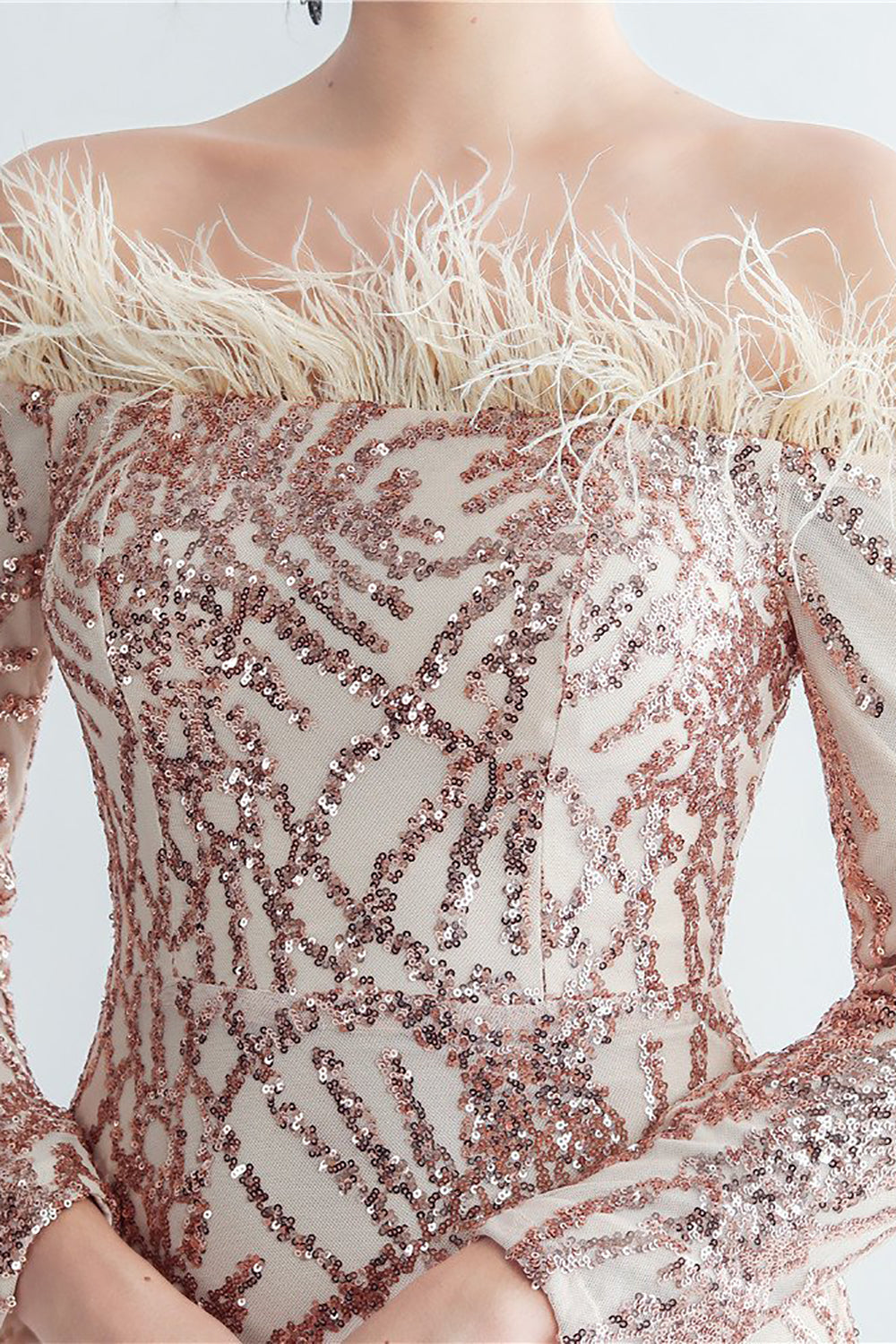 Robe de Soirée dorée à paillettes scintillantes avec plumes