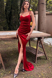 Robe de soirée longue froncée à bretelles spaghetti noires avec fente