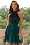 Robe courte de vacances à paillettes scintillantes vert foncé dos nu