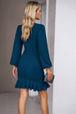 Robe de soirée courte à manches longues froncée noire avec volants