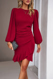Robe de soirée courte à manches longues froncée noire avec volants