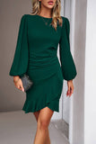 Robe de soirée courte à manches longues froncée noire avec volants