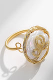 Bague en perles réglables d’eau douce naturelle dorée