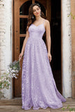 Robe de bal en dentelle à bretelles spaghetti lilas