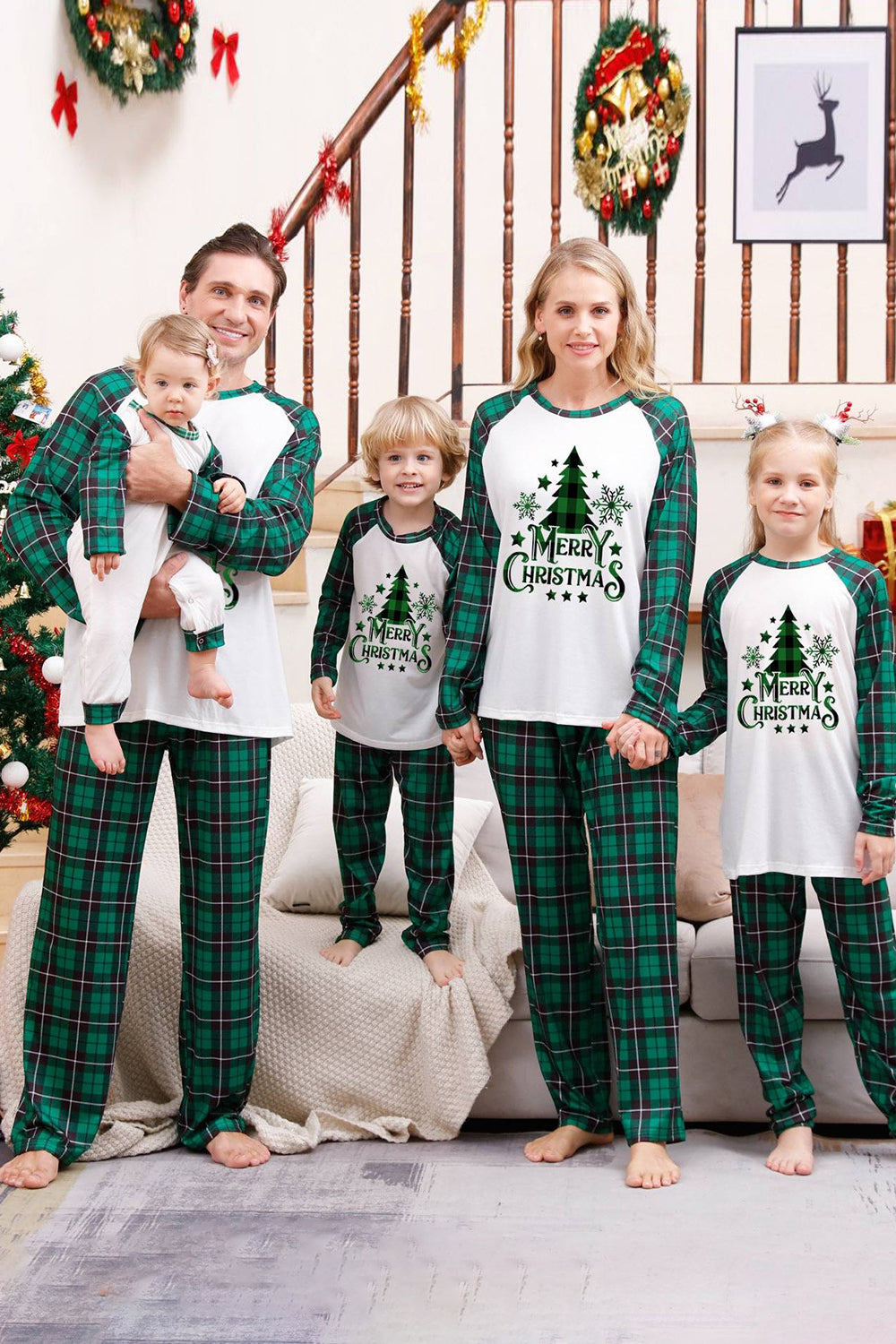 Ensembles de pyjamas de Noël familiaux assortis à carreaux