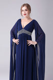 Robe de mariée en mousseline de soie bleu marine à col en V longueur au sol avec plissée