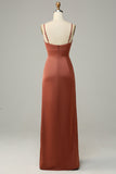 Brick Red Sheath Spaghetti Straps Satin Bridesmaid Robe avec fente