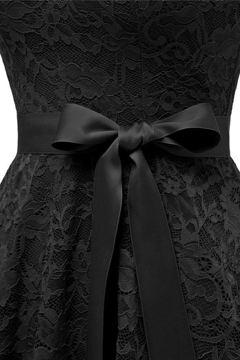 Robe de soirée en dentelle noire avec manches