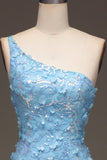 Robe de soirée bleu clair sirène à une épaule fendue latérale à paillettes avec appliques