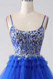Robe de soirée bleu royal à plusieurs niveaux avec paillettes