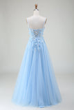 Robe de soirée bleu clair trapèze avec appliques