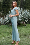 Robe de bal simple en satin bleu gris avec volants