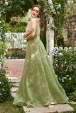 Robe longue de bal vert clair avec broderie