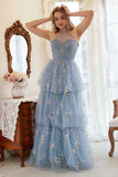 Une robe de bal Line Halter Grey Blue Plus Size avec broderie