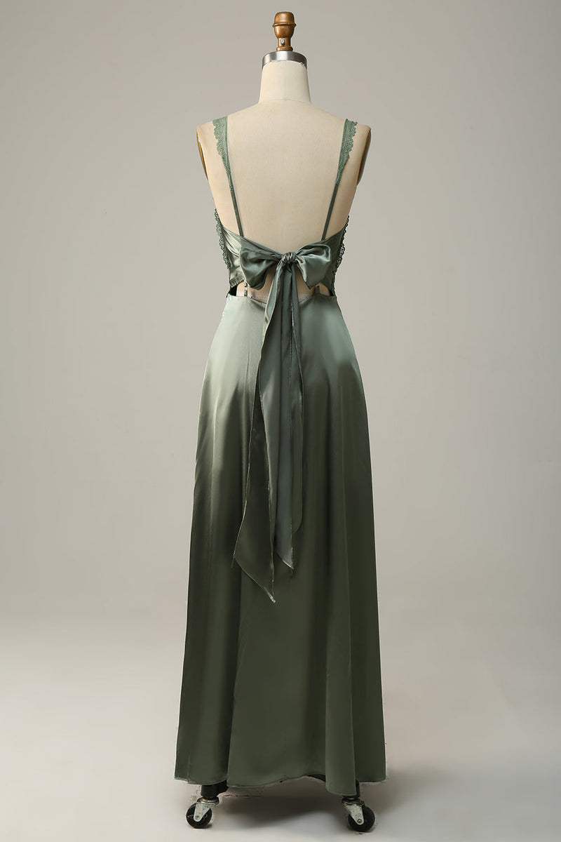 Charger l&#39;image dans la galerie, V-Neck Open Back Robe de demoiselle d’honneur verte poussiéreuse avec dentelle