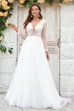 Robe de mariée Deep V-Neck Ivory Tulle Sweep Train avec dentelle