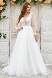 Robe de mariée Deep V-Neck Ivory Tulle Sweep Train avec dentelle