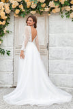 Robe de mariée Deep V-Neck Ivory Tulle Sweep Train avec dentelle