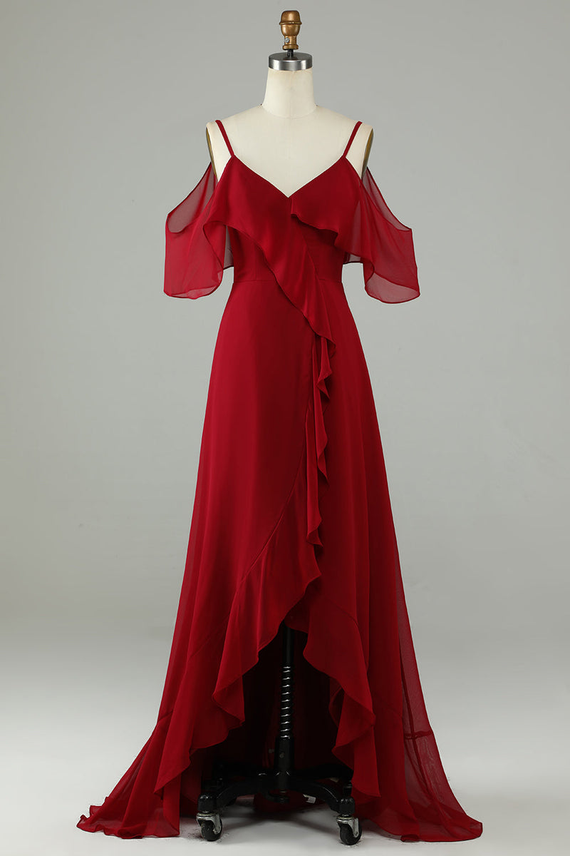 Charger l&#39;image dans la galerie, Asymétrique Accueil froid Bourgogne Robe de demoiselle d’honneur longue avec volants
