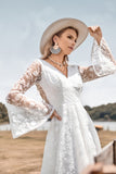 Beauté A Ligne V Col Ivoire Dentelle Flare Manches Robe de mariée