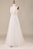 Charmant A Line Halter Neck Ivoire Dos Ouvert Tulle Balayage Train Robe de mariée avec dentelle