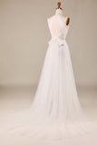 Charmant A Line Halter Neck Ivoire Dos Ouvert Tulle Balayage Train Robe de mariée avec dentelle