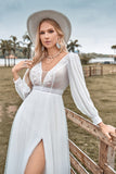 Robe de mariée en ivoire perlé en tulle A-Line avec manches longues