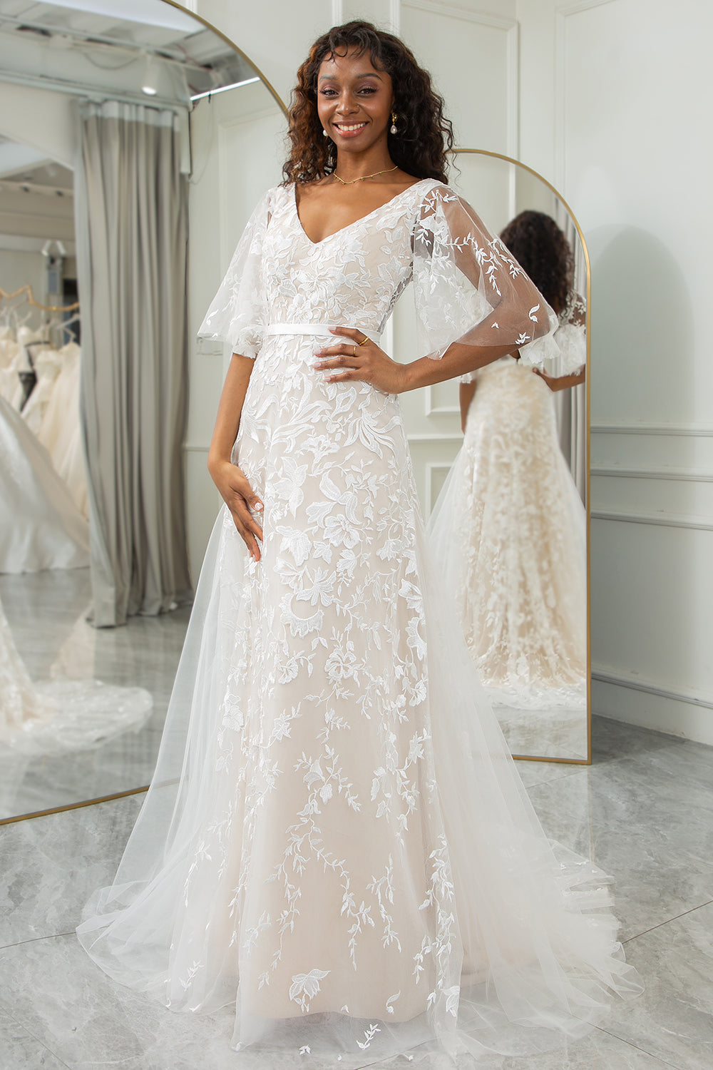 Ivoire Batwing manches dentelle balayage Train robe de mariée