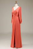 Robe de demoiselle d’honneur en satin terracotta à col en V avec fente