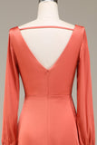 Robe de demoiselle d’honneur en satin terracotta à col en V avec fente