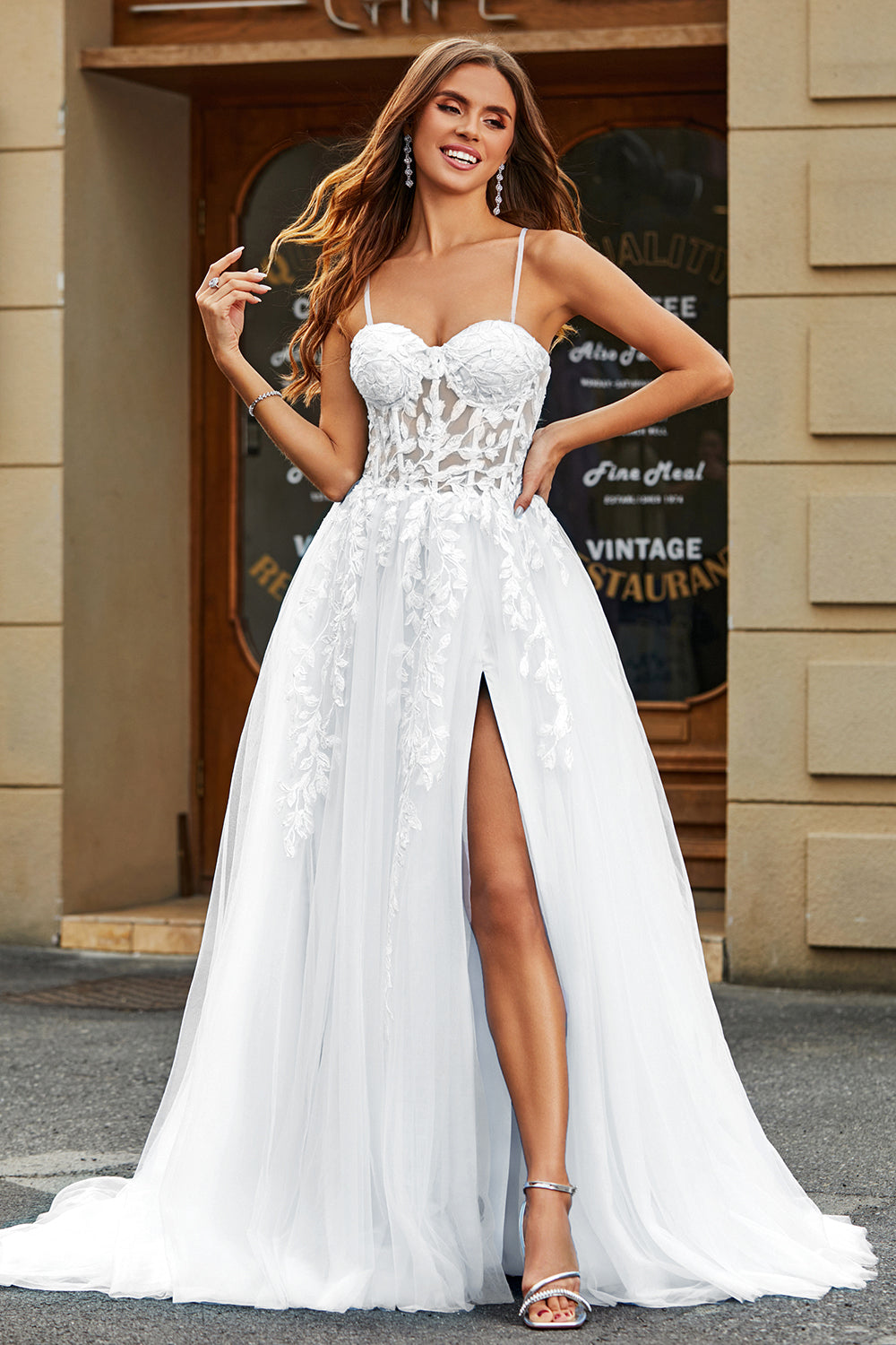 Robe de mariée longue en tulle Corset blanc avec fente