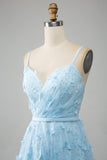 Robe de soirée perlée scintillante à bretelles spaghetti bleu ciel avec des papillons 3D