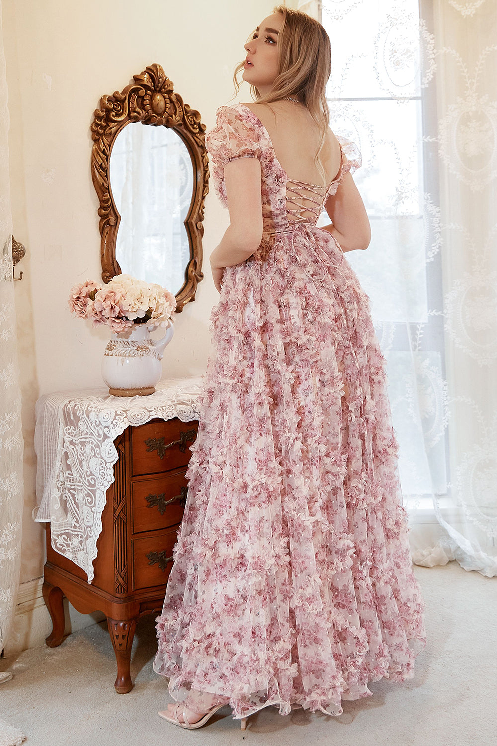 Une ligne Sweetheart Ivoire Fleur Rouge Plus Taille Robe de Bal