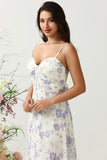 Une ligne Spaghetti Strats Purple Flower imprimé Robe de demoiselle d’honneur longue