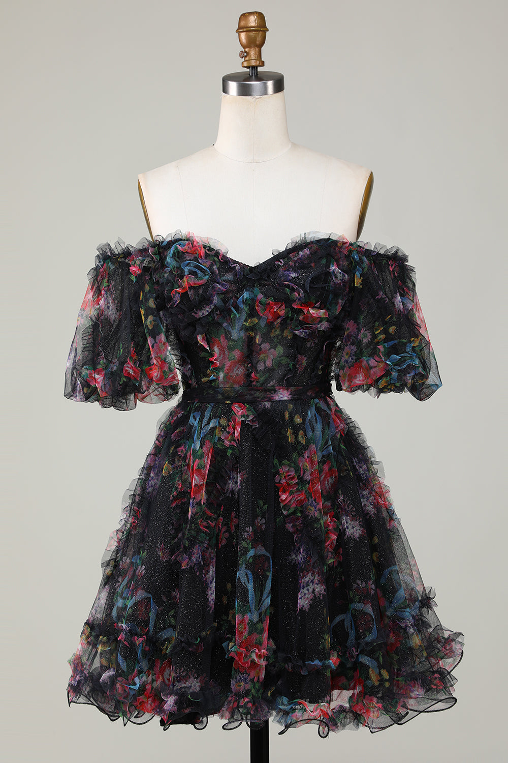 Stylish A Line Off the Shoulder Black Tulle Robe courte Homecoming avec manches courtes