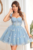 Une ligne Bretelles Spaghetti Robe de Cocktail Courte Noire avec appliques