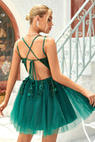 Une ligne Spaghetti Straps Vert foncé Robe courte Cocktail avec appliques Perlation