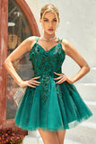 Une ligne Spaghetti Straps Vert foncé Robe courte Cocktail avec appliques Perlation