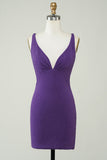 Robe courte de retour élégante à col V profond violet avec Criss Cross Back