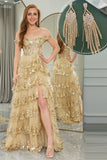 Princesse A-Line Robe de bal à plusieurs niveaux dorés à épaules dénudées avec ensemble d’accessoires