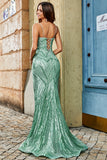 Robe de bal longue verte à bretelles spaghetti sirène tendance avec dos croisé et accessoires